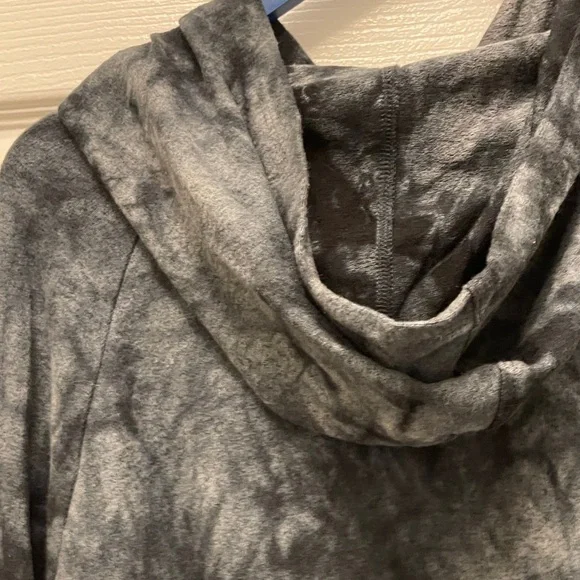 Women's Black Tie-Dye Hoodie - Picture 4 of 4